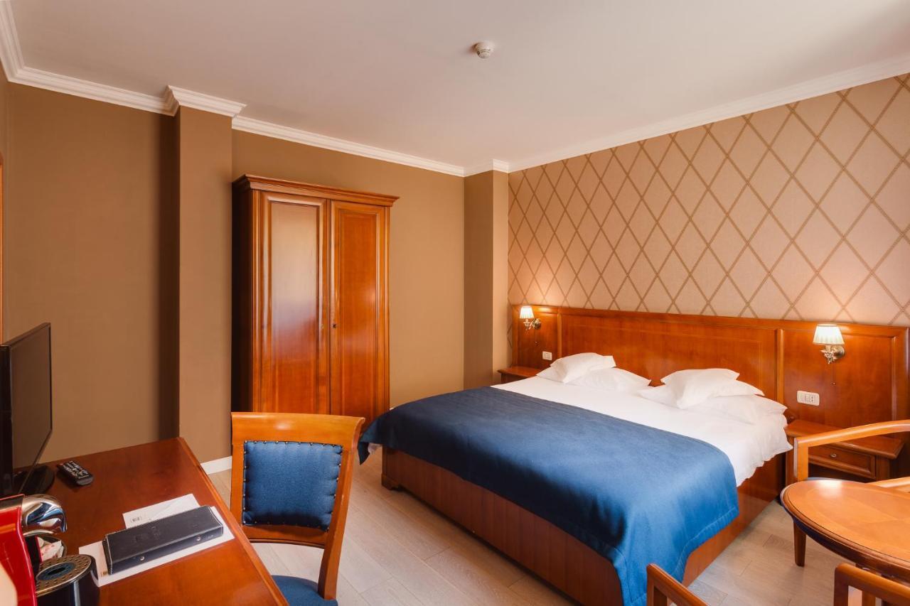 Hotel Opera Plaza Cluj-Napoca Extérieur photo