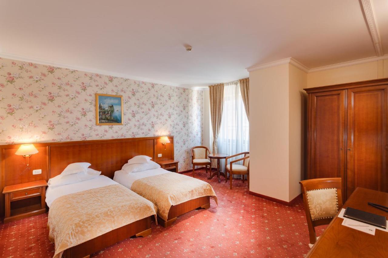 Hotel Opera Plaza Cluj-Napoca Extérieur photo