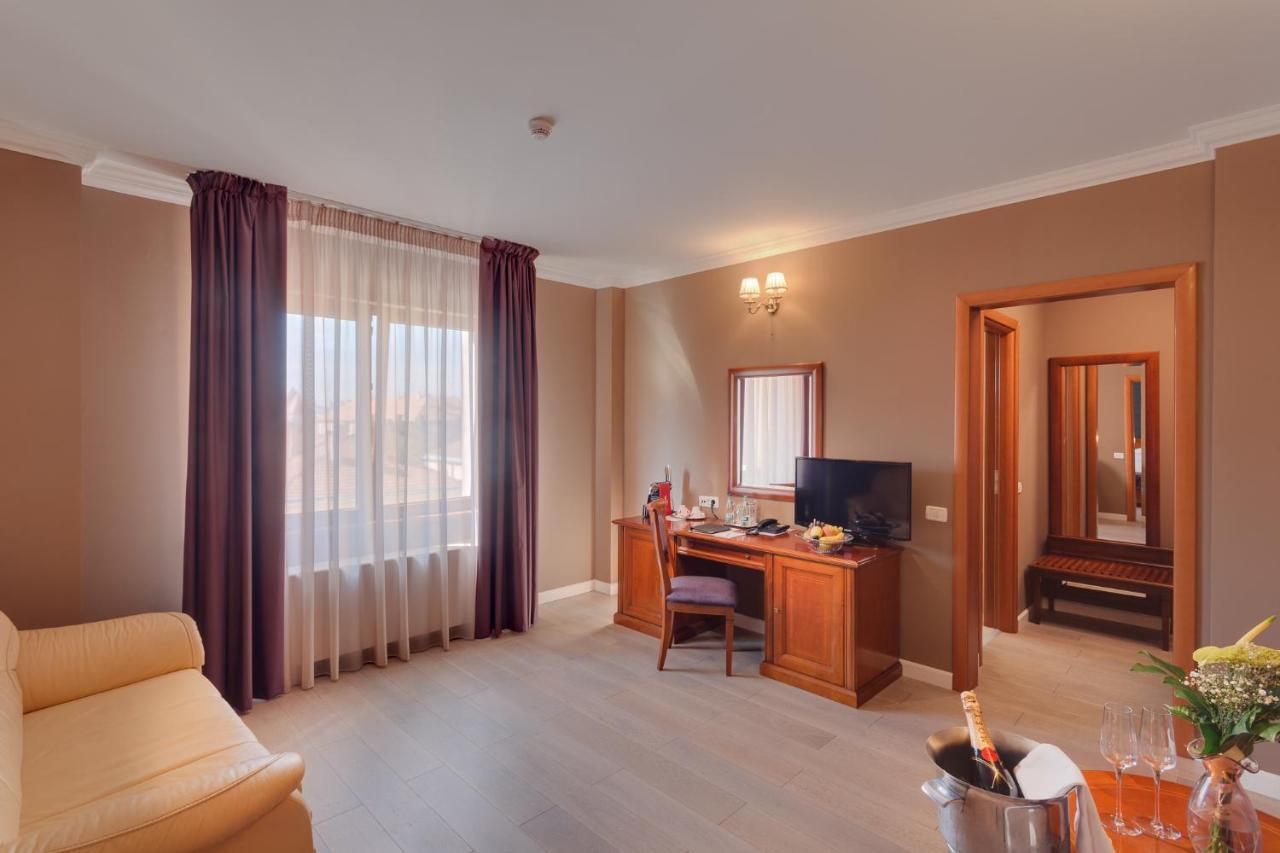 Hotel Opera Plaza Cluj-Napoca Extérieur photo